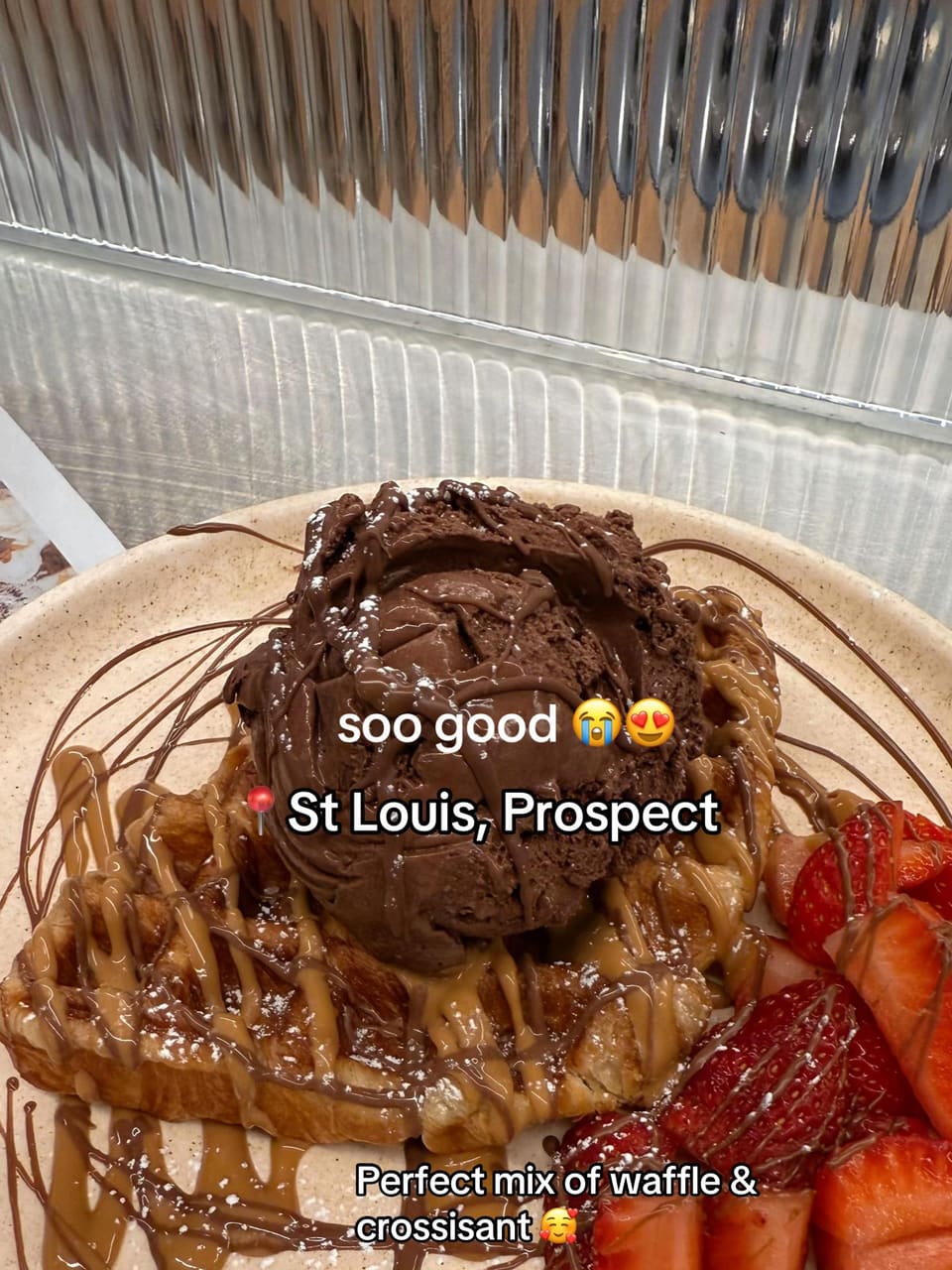 Waffle with chocolate and strawberries at St Louis, Prospect